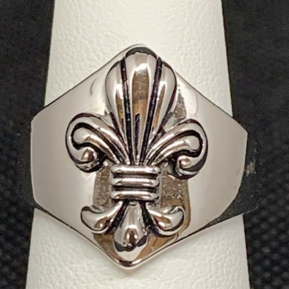 RS Covenant Designer Silver Rhodium Fleur De Lis Ring Size 7 w/lifetime warranty